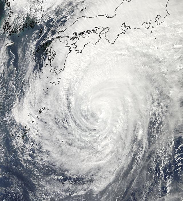 typhon-wipha-japon-octobre-2013-image-modis.jpg
