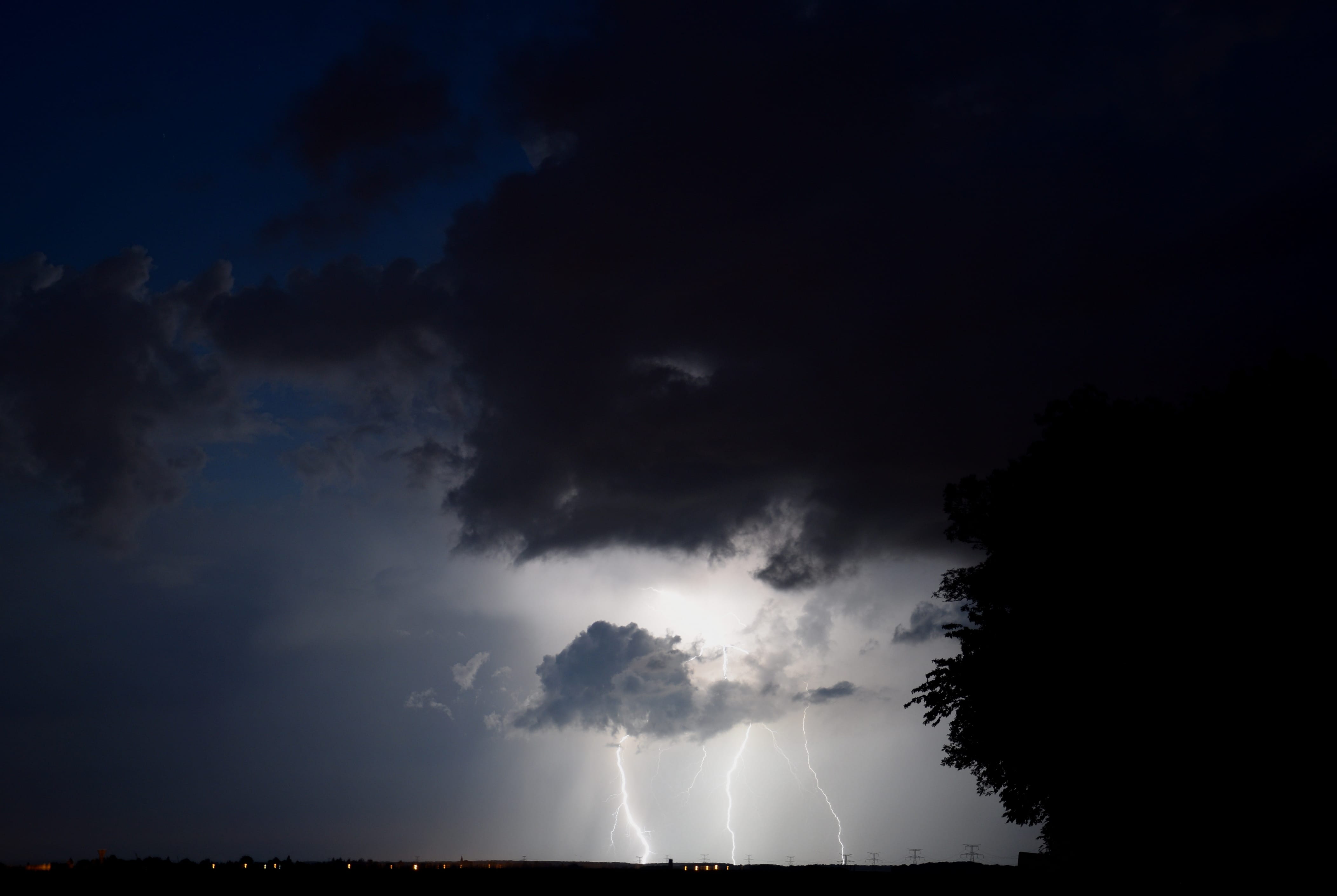 Petit orage sur l'ouest de l'Oise ce soir - 30/05/2018 22:30 - Sébastien GIRARD