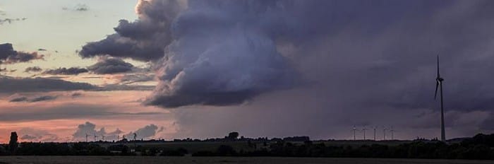 Mini-supercellule (ou "supercellule LT") en Picardie, le soir du 8 novembre 2013. (c) Julien AVALET