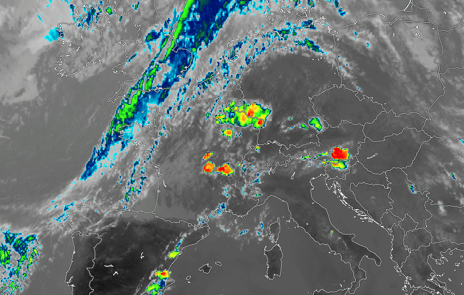 <p>Le système orageux qui s'est initié hier mardi 11 juillet sur le centre-est de la France a développé des dimensions considérables et a persisté jusqu'en Europe Centrale. Après analyse de ses caractéristiques, il répond aux critères d'un Complexe Convectif de Méso-échelle (MCC). Plus d'informations sur cette page.</p>
