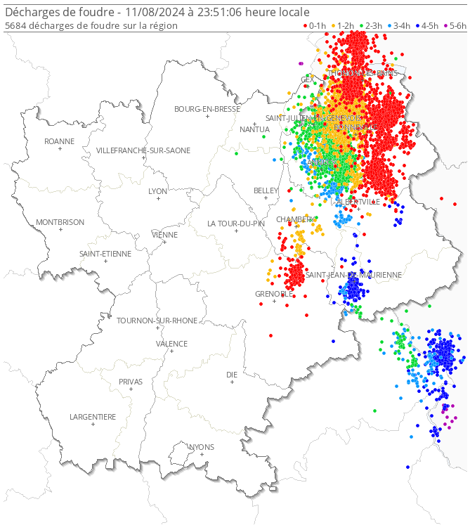 <p>Des orages très électriques ont concerné ce soir le nord des Alpes. Près de 6000 éclairs ont été détectés, dont 5000 sur la seule Haute-Savoie. De fortes pluies accompagnent ces orages, avec des lames d'eau parfois proches de 50 mm, notamment vers Thones.</p>