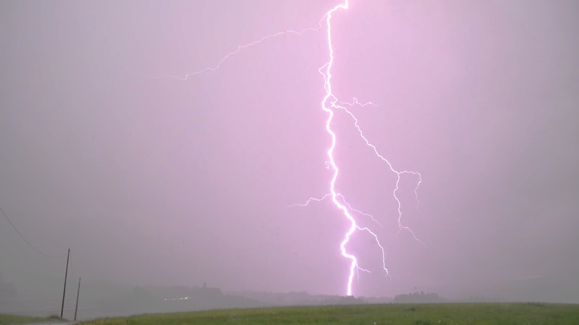 Coup de foudre sur le dernier orage de la dégradation,(dans les Vosges). - 02/08/2024 19:00 - Maël SIMON