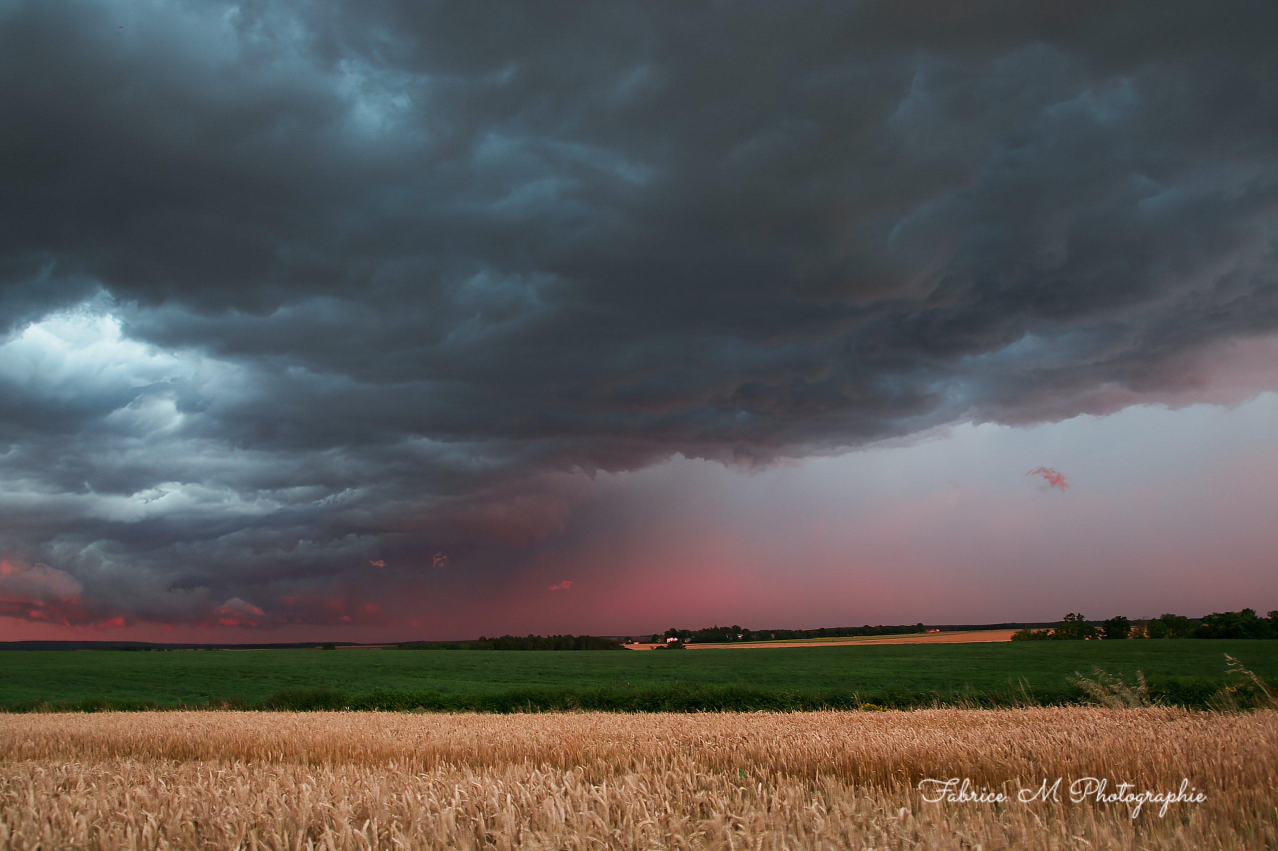 Orage du 09/07/2024
Passent a côté de châtillon sur seine 
Dégradation qui remontai de vîtteaux - 09/07/2024 21:30 - Fabrice Martinez