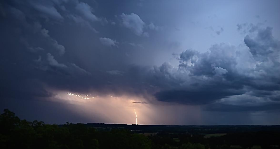 Orage du 11/07 en soirée dans l Ain - 11/07/2024 21:30 - René-Jean BAYONAS