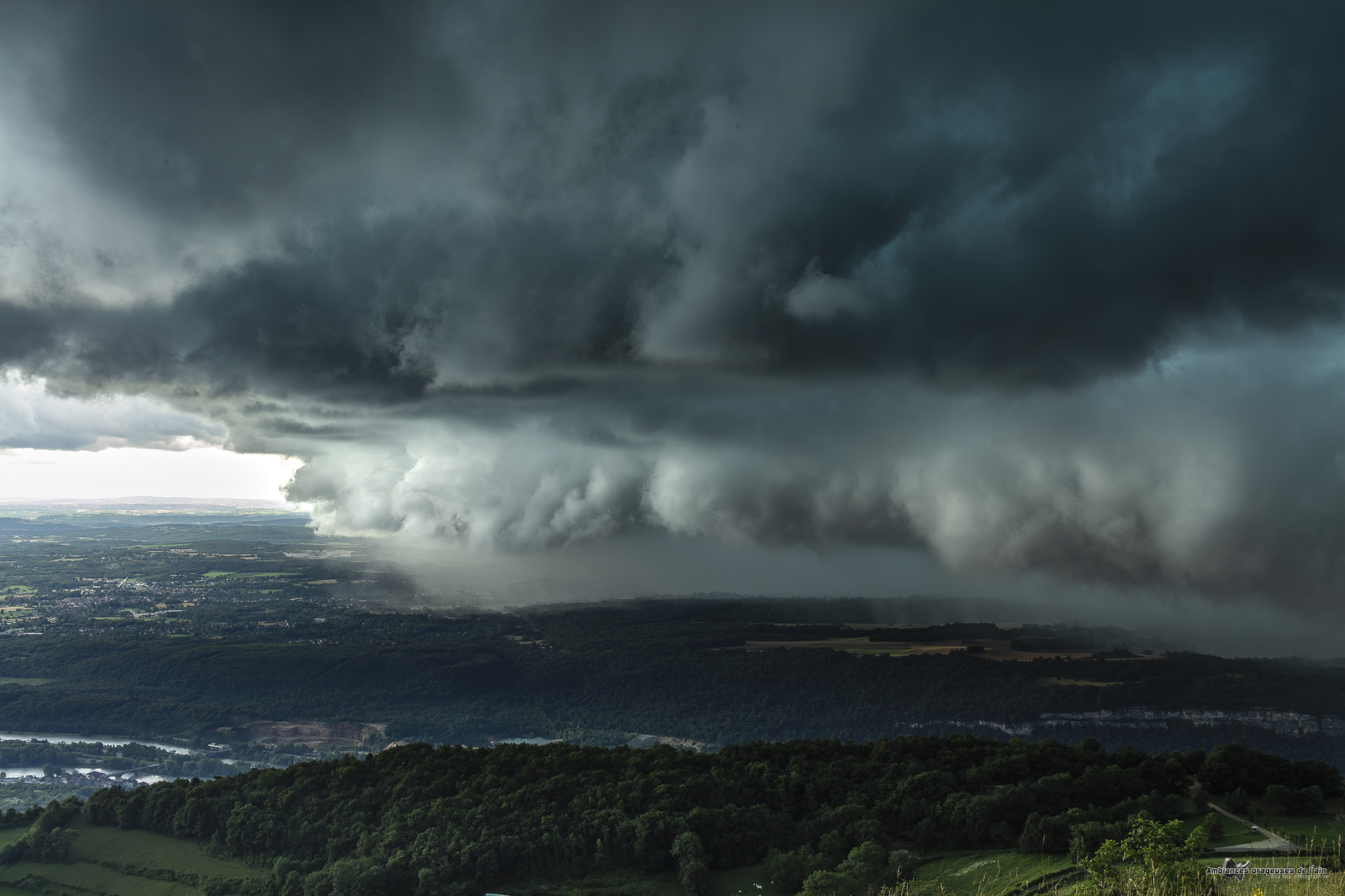 orage supercellulaire sur le departement de l'ain - 12/07/2024 16:47 - brice volo