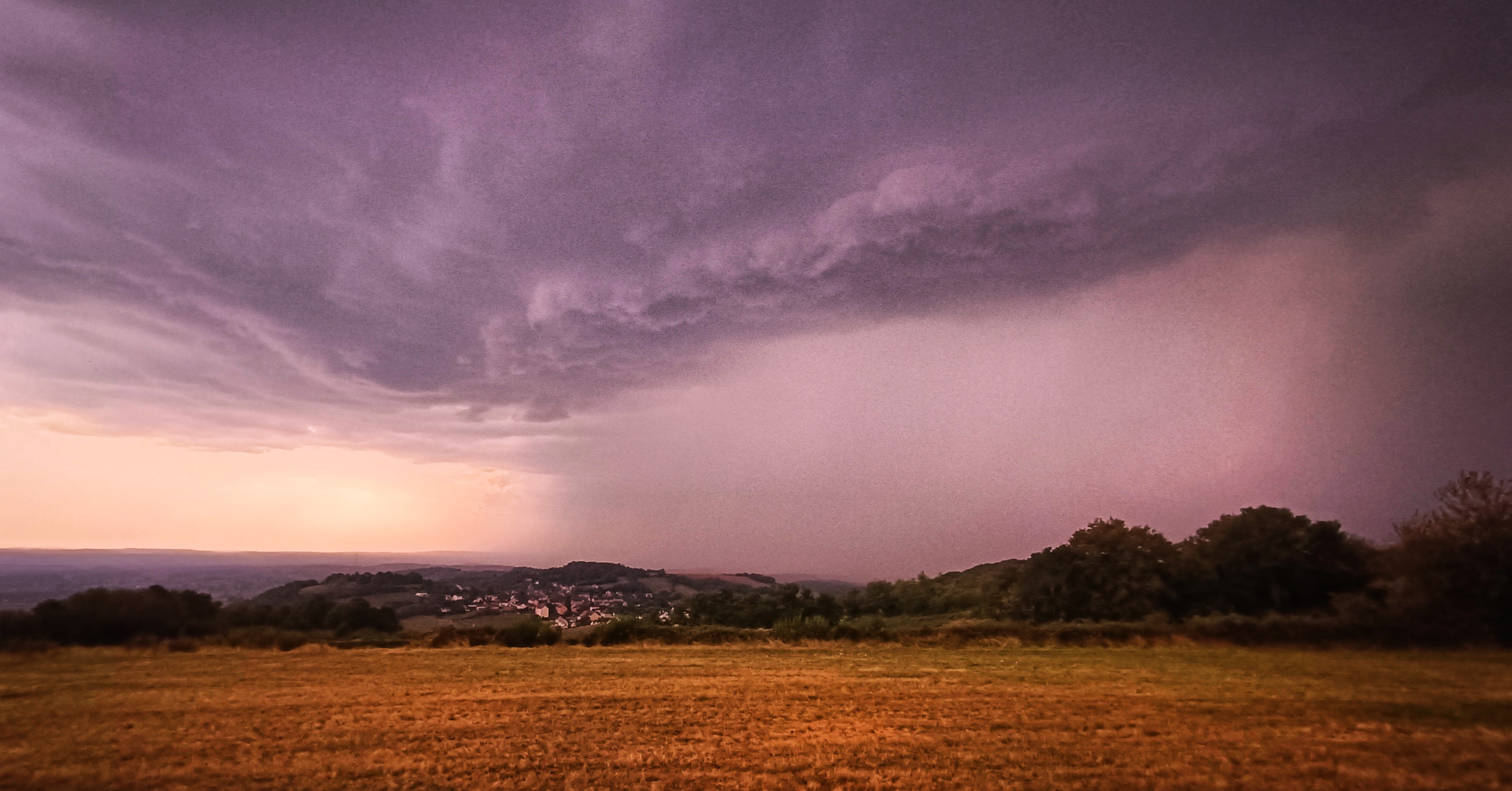 Arcus précurseur orage le Creusot 71 - 24/08/2024 16:00 - Christophe LHUILLIER