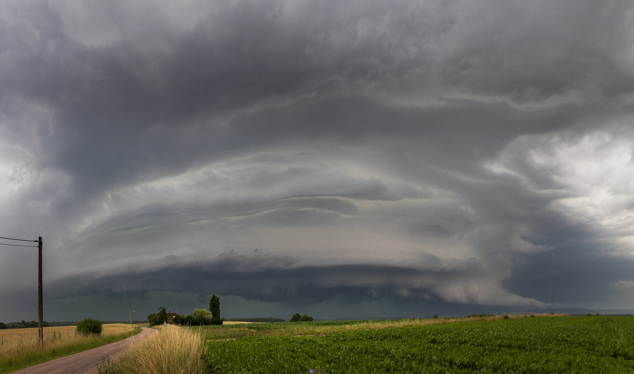 Mésocyclone issu d'une supercellule HP greffée - 29/06/2024 18:46 - Jérémy Lokuli