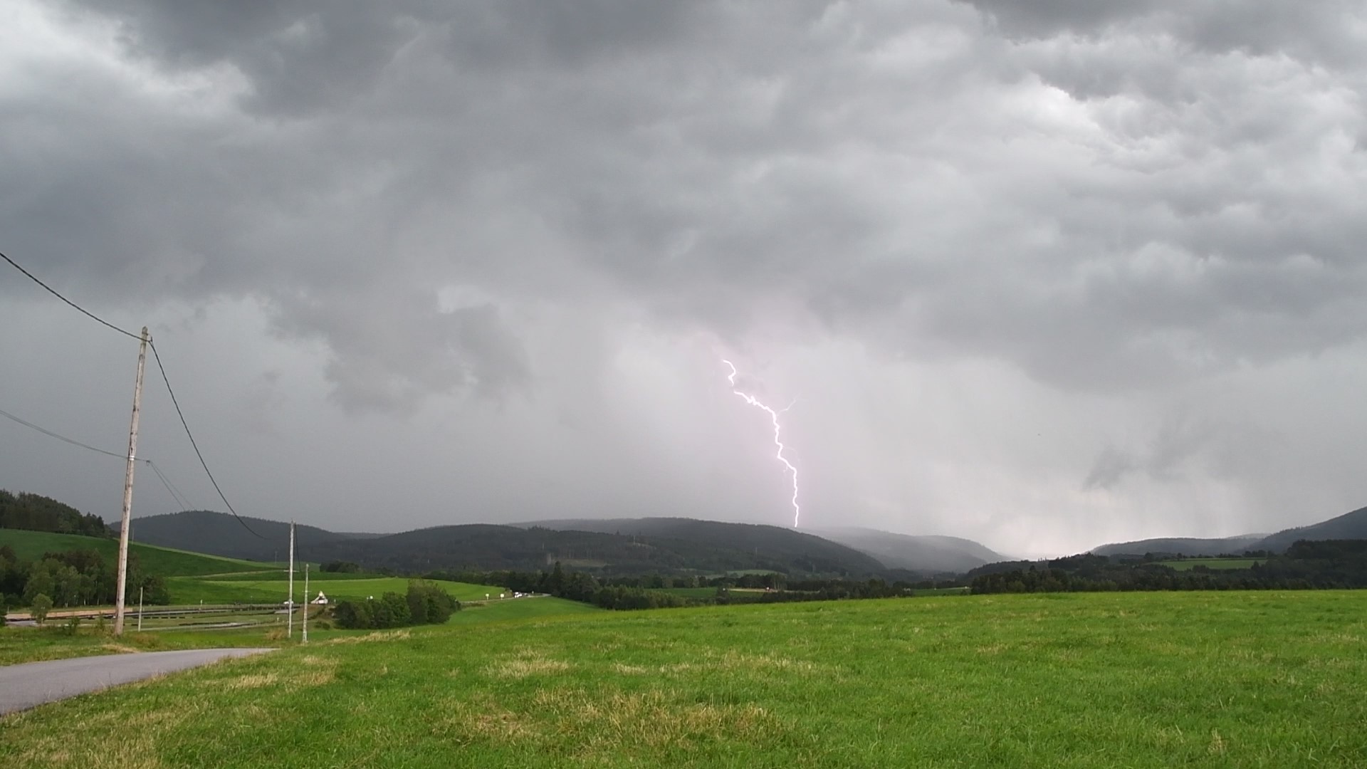 Image de l'Orage en V sur les Vosges, celui ci a crée des dégâts sur Gérardmer et les alentours. - 31/07/2024 18:00 - Maël SIMON