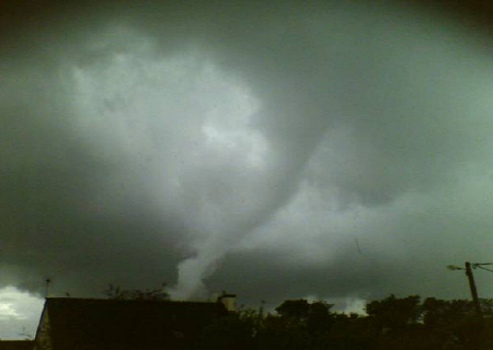 Tornade EF0 à Cléguer (Morbihan) le 17 mai 2008