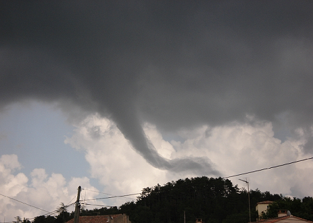 Tornade EF0 à Rians (Var) le 2 juin 2008