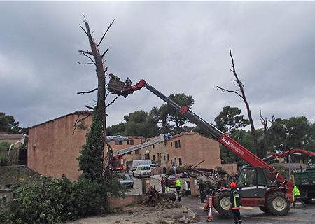 Tornade EF1 à Sanary-sur-Mer (Var) le 25 octobre 2011