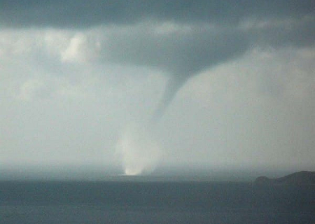 Quatre trombes marines au large de Marseille le 18 septembre 2009