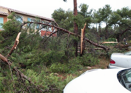 Tornade EF1 à Martigues (Bouches-du-Rhône) le 4 novembre 2014