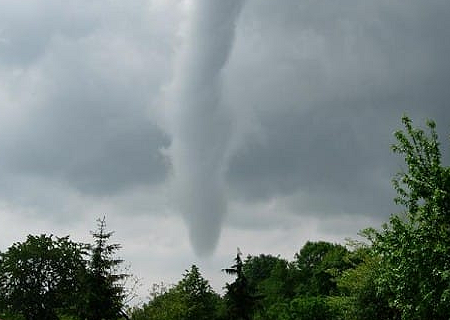 Tornade EF1 à Saint-Germain-de-Marencennes (Charente Maritime) le 15 mai 2005